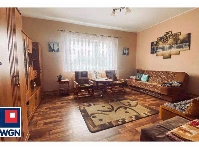 Do sprzedania przestronne mieszkanie 49,4 m² z działką i budynkiem gospodarczym