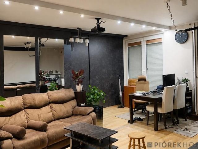 Na sprzedaż przestronne mieszkanie 49,9 m² z możliwością aranżacji w Ząbkach
