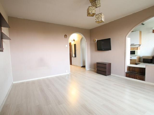 Na sprzedaż przestronne 2 pokojowe mieszkanie 47,6 m² z balkonem