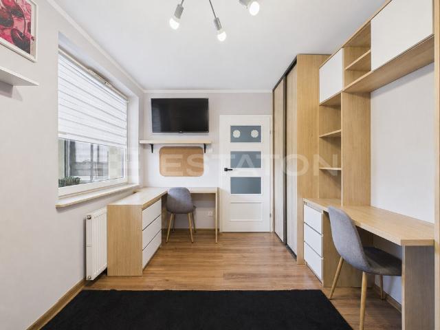 Na sprzedaż przestronne 2 pokojowe mieszkanie 44 m² z balkonem