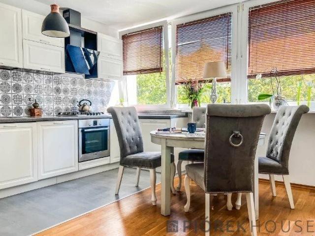 Na sprzedaż przestronne 2 pokojowe mieszkanie 46 m² z balkonem