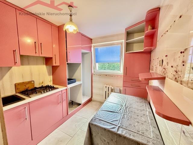Na sprzedaż przestronne 3 pokojowe mieszkanie 48,64 m² w Krośnie