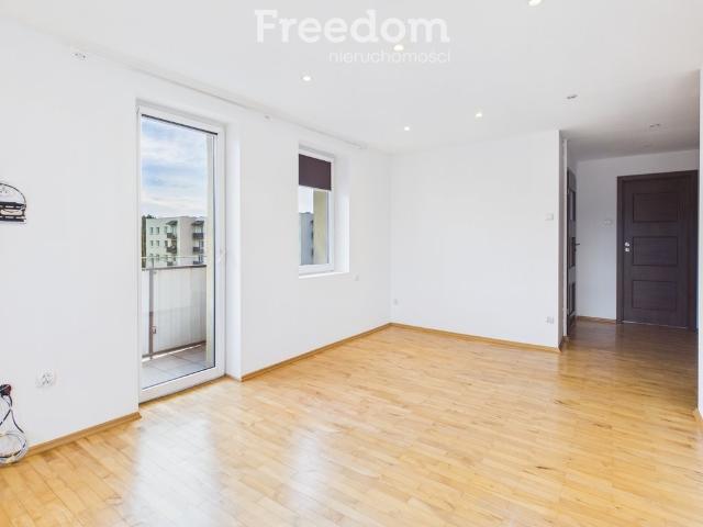 Na sprzedaż przestronne 3 pokojowe mieszkanie 57 m² z balkonem