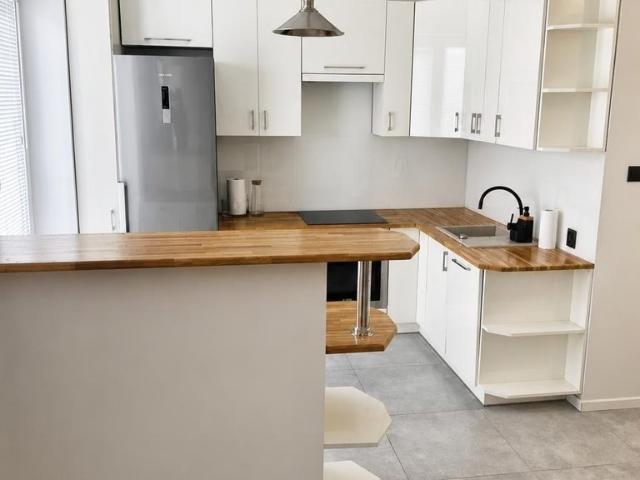 Na sprzedaż przestronne 3 pokojowe mieszkanie 57 m² z balkonem