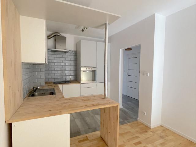 Na sprzedaż przestronne 3 pokojowe mieszkanie 59 m² w Warszawie