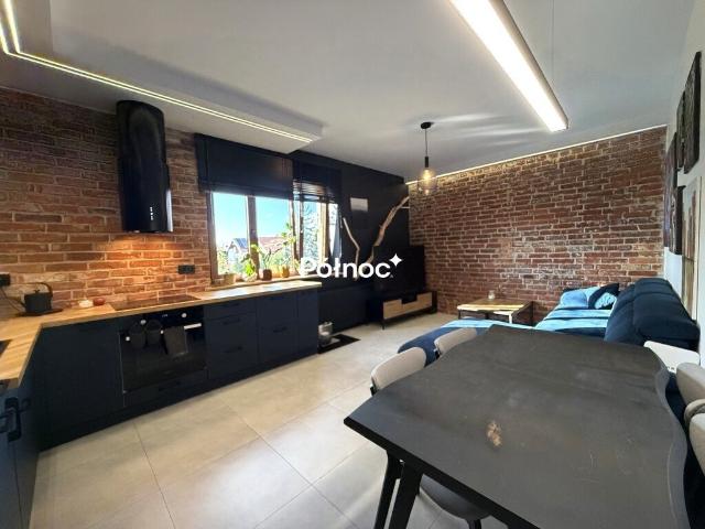 Na sprzedaż przestronne 3 pokojowe mieszkanie 68 m² w Bolesławcu