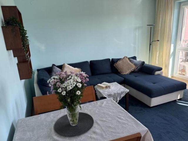 Na sprzedaż przestronne 3 pokojowe mieszkanie 74,5 m² z balkonem i windą