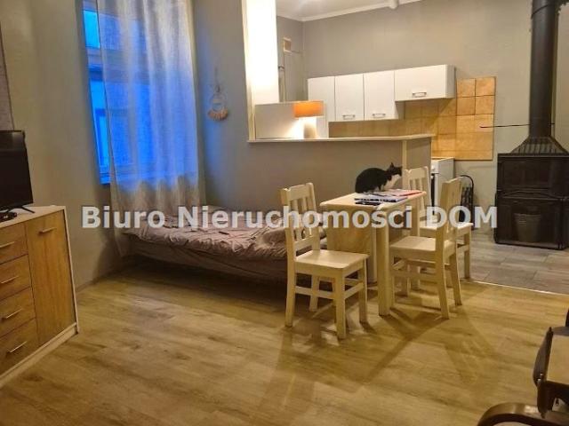 Na sprzedaż przestronne 40 m² mieszkanie bezczynszowe po remoncie