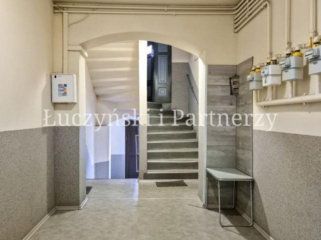 Na sprzedaż przestronne 4 pokojowe mieszkanie 101,3 m² z wysokimi sufitami