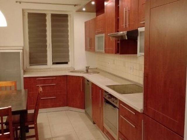 Na sprzedaż przestronne 53 m² mieszkanie z balkonem w Warszawie
