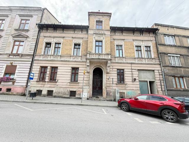 Na sprzedaż przestronne 74 m² w centrum Tarnowa z potencjałem na biuro