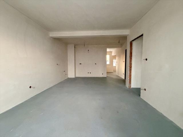 Na sprzedaż przestronne 84,81 m² dwupoziomowe mieszkanie z balkonem