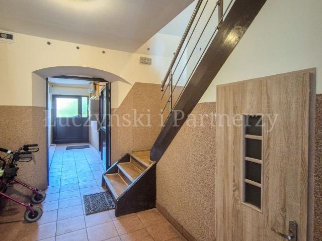 Na sprzedaż przestronne 80,47 m² po remoncie z ogrodem w Jeleniej Górze