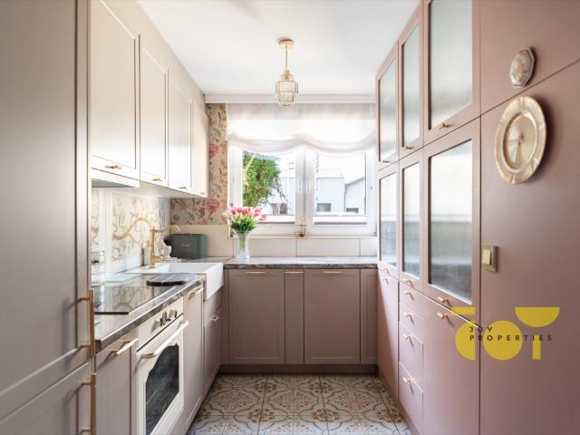 Na sprzedaż urocza szeregówka w stylu angielskim 120 m² z ogródkiem
