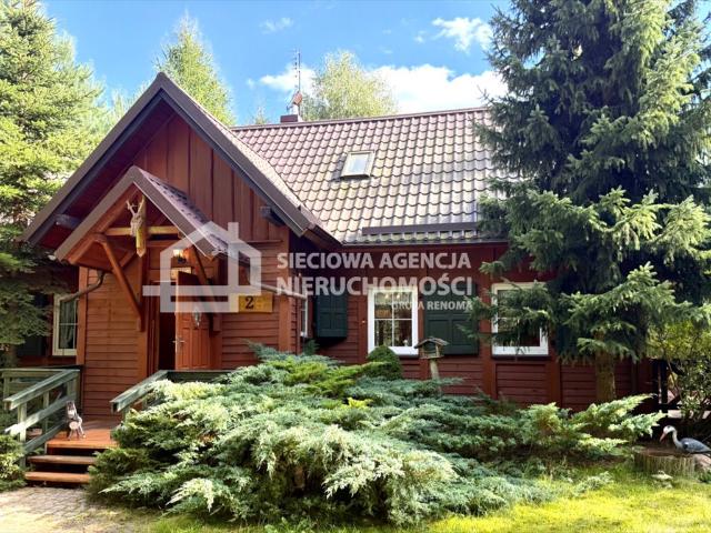 Na sprzedaż urokliwy dom 150 m² w Kaszubach z ręcznie wykonanymi detalami