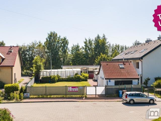 Na sprzedaż urokliwy domek 70 m² w Grzybowie z basenem i ogrodem
