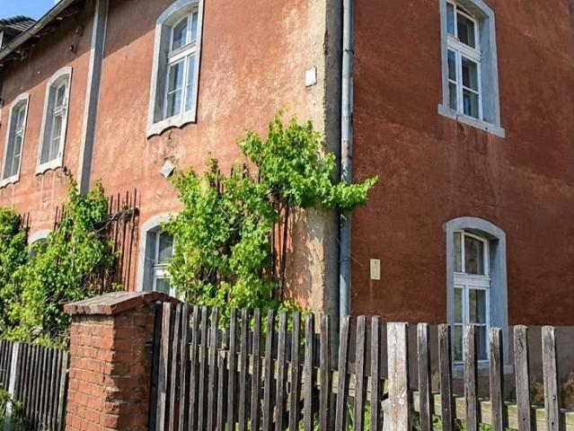 Na sprzedaż zabytkowa posiadłość w Twardawie z potencjałem inwestycyjnym