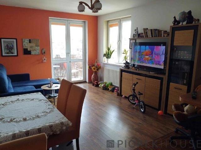Na sprzedaż 2 pokojowe mieszkanie 53 m² z balkonem w Wesołej