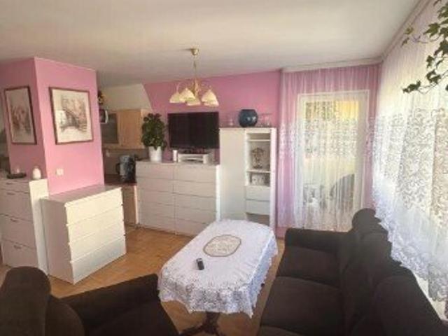 Na sprzedaż 36 m² mieszkanie z balkonem i garażem w Warszawie