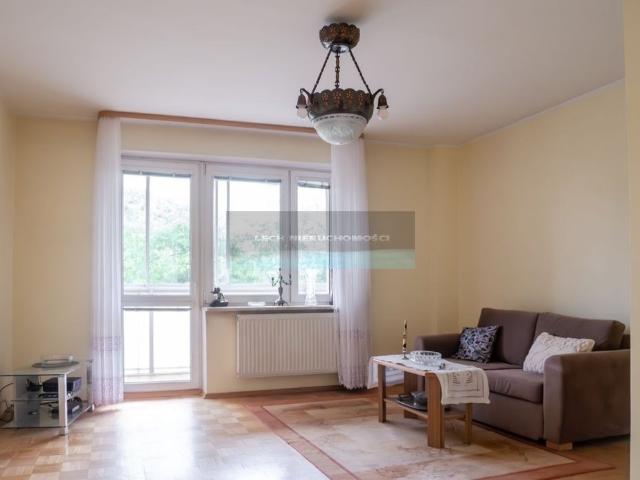 Na sprzedaż 3 pokojowe mieszkanie 62,7 m² z balkonem i widokiem na zieleń
