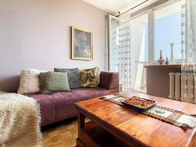 Na sprzedaż 48,8 m² mieszkanie z panoramicznym widokiem na lasy