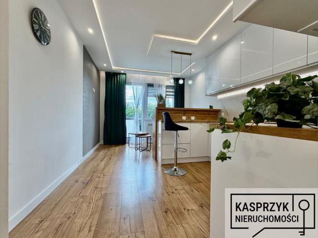 Na sprzedaż 43 m² mieszkanie z dużym balkonem w Krośnie
