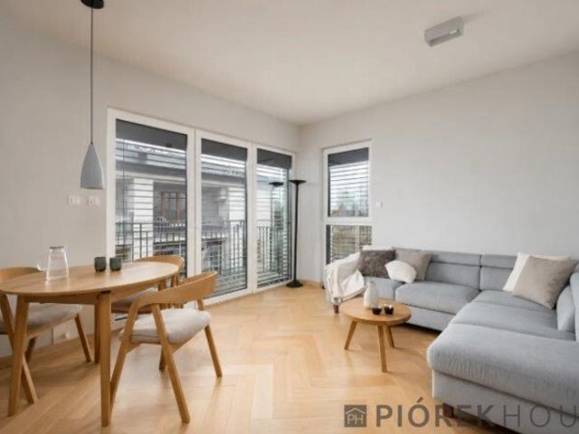 Na sprzedaż 4 pokojowe mieszkanie z ogródkiem 60 m² w Warszawie