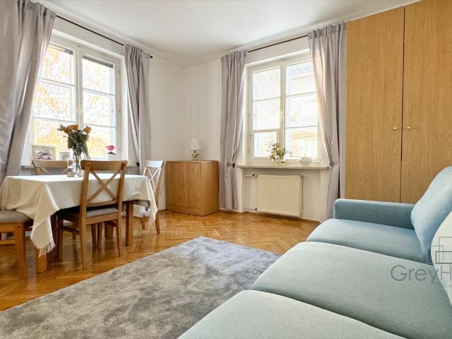 Na sprzedaż 50 m² mieszkanie z prywatnym ogrodem w sercu Warszawy