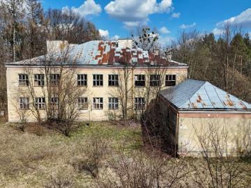 Na sprzedaż: 980 m² budynek z poddaszem 400 m², potencjał na hotel, dom opieki!