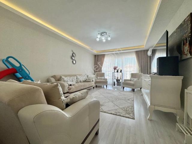 Nam ak Emlak'tan Yeni Binada Çift Banyolu Asansörlü 3+1 Daire