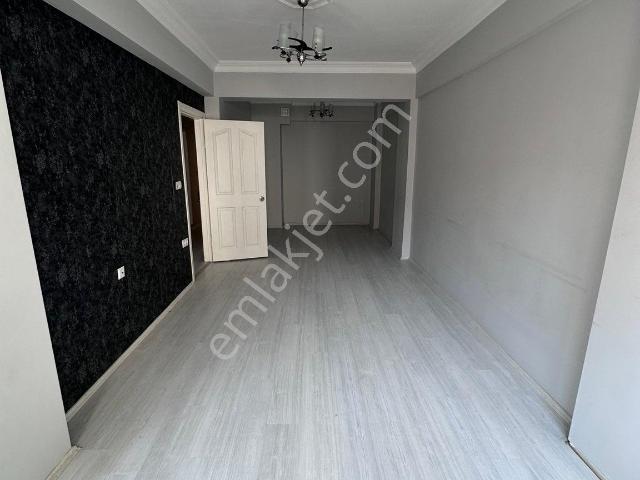 Namık Kemal Mahallesi’nde Kiralık 2 + 1 Daire