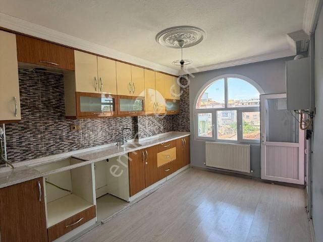 Namık Kemal Okulu Civarı Kiralık Arakat Daire