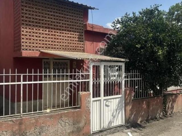 Namık Kemalde Müstakil Köşe Başı Bahçeli Satılık Ev