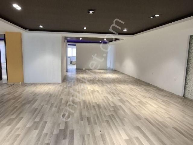 Acill Yıkıkkemer Meydan'da 160 M² Daire & Ofis
