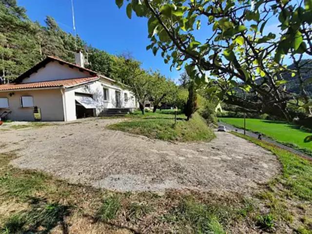 Nant 12230 Achat / Vente maison 5 pièces t5