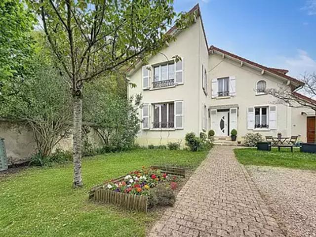 Nanterre 92000 Achat / Vente maison 6 pièces t6 au dernier étage cave