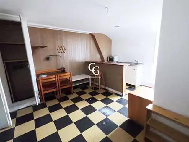 Nantes 44000 Location appartement 1 pièce t1 au dernier étage