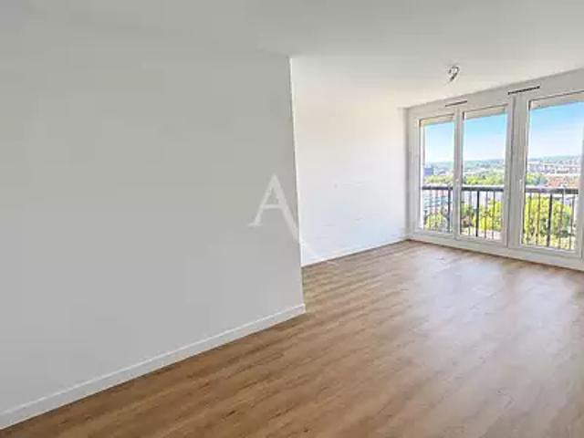 Nantes 44100 Achat / Vente appartement 2 pièces t2 au dernier étage parking