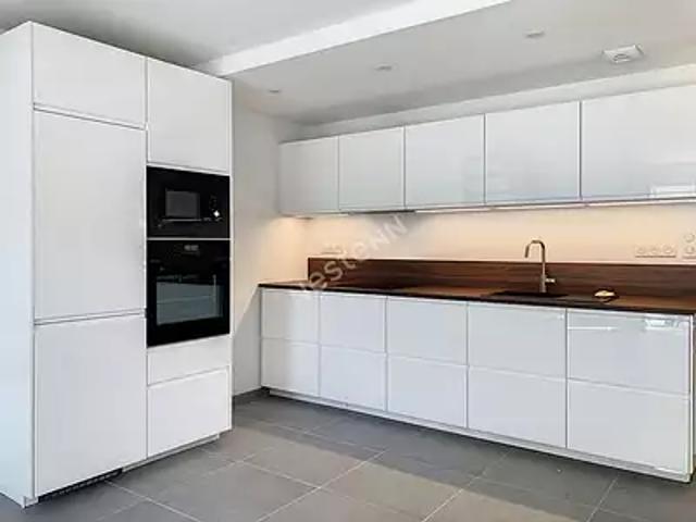 Nantes 44100 Location maison 3 pièces t3 au dernier étage terrasse