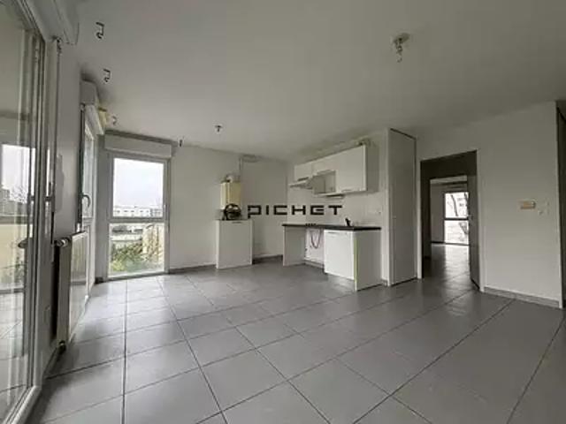 Nantes 44300 Achat / Vente appartement 3 pièces t3 au dernier étage parking