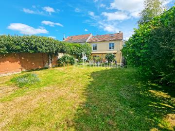 NANTES CROISSANT / BD JULES VERNE MAISON 7 PIECES 124 m2 JARDIN PLACE DE STATIONNEMENT