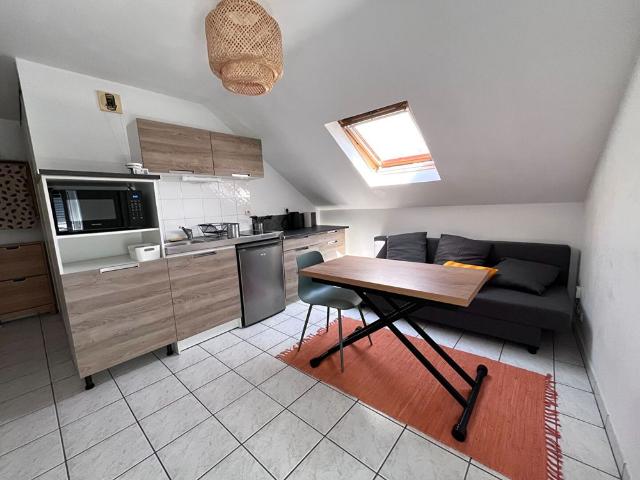 NANTES A LOUER ST DONATIEN T1 bis MEUBLE
