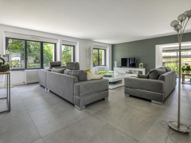 NANTES SAINT JOSEPH DE PORTERIE BÂTISSE 18ÈME SIÈCLE ENTIÈREMENT RÉNOVÉE AVEC PISCINE 5 CHAMBRES DOUBL