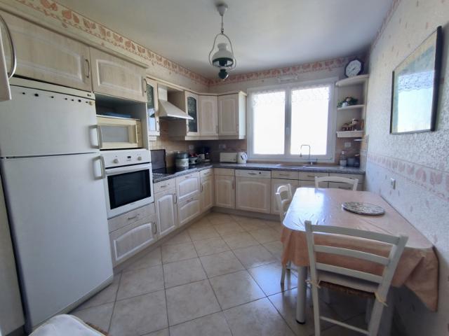 Nantes Saint Jacques. Appartement 3 chambres avec balcon et