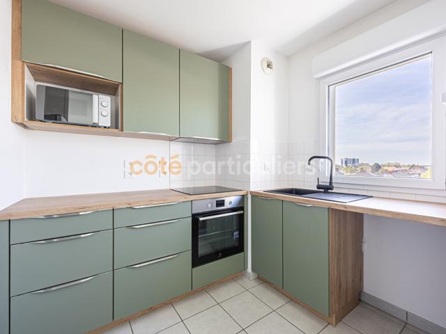 NANTES SUD APPARTEMENT T2 43M2 BALCON PARKING SECURISE LOCAL VELO