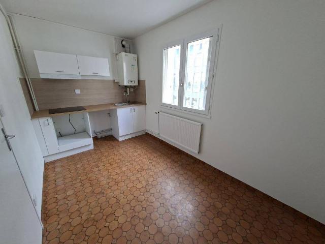 NANTES – PLACE VIARME – T4 ENTIÈREMENT RÉNOVÉ AVEC GARAGE