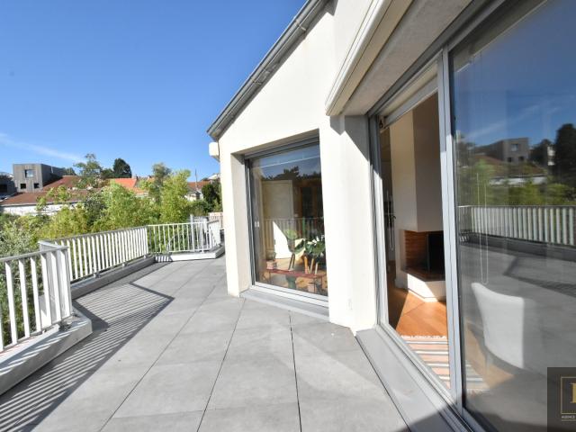 Nantes Procé Duplex de 92m2, sa vaste terrasse et piscine en exclusivité