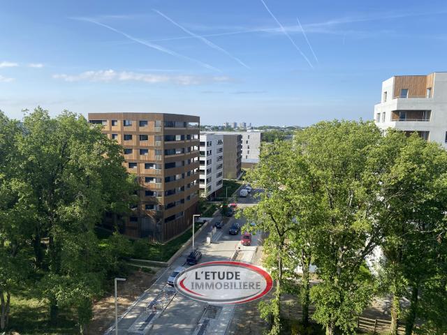 Nantes proche Carquefou dans un environnement boisé, T4 de 2026