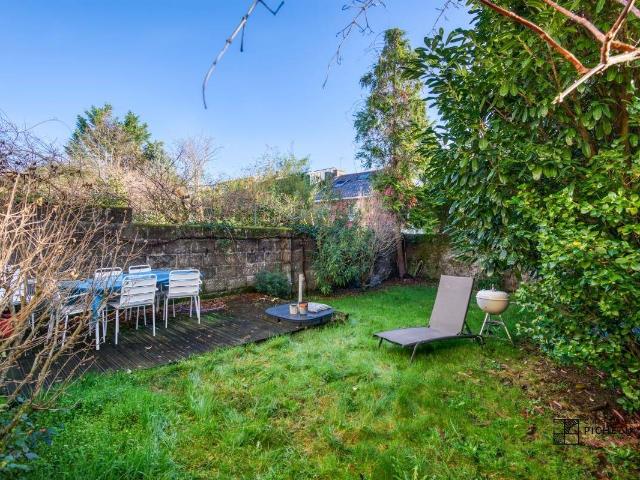 Nantes Ttes joies, maison de charme avec garage et jardin