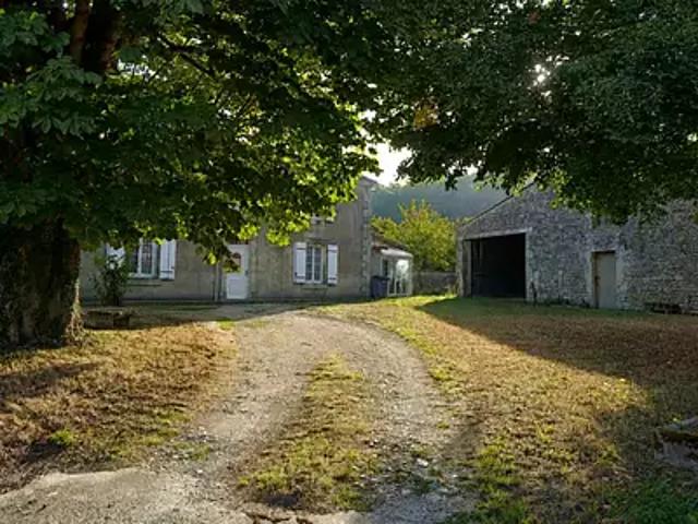 Nanteuil 79400 Achat / Vente maison 9 pièces t9 jardin